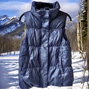 GAP Gray Down Puffer Vest Snap & Zip Pockets Womens M